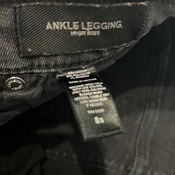 Express High Rise destructed - Picture 7 of 7